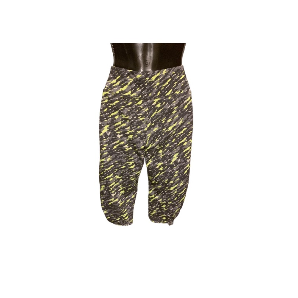 Multi colored fitted athletic capris